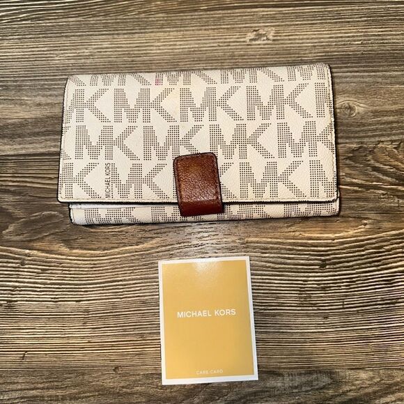 Michael Kors Beige & Tan Leather Tote Handbag and wallet set. Gold Hardware - Picture 12 of 15